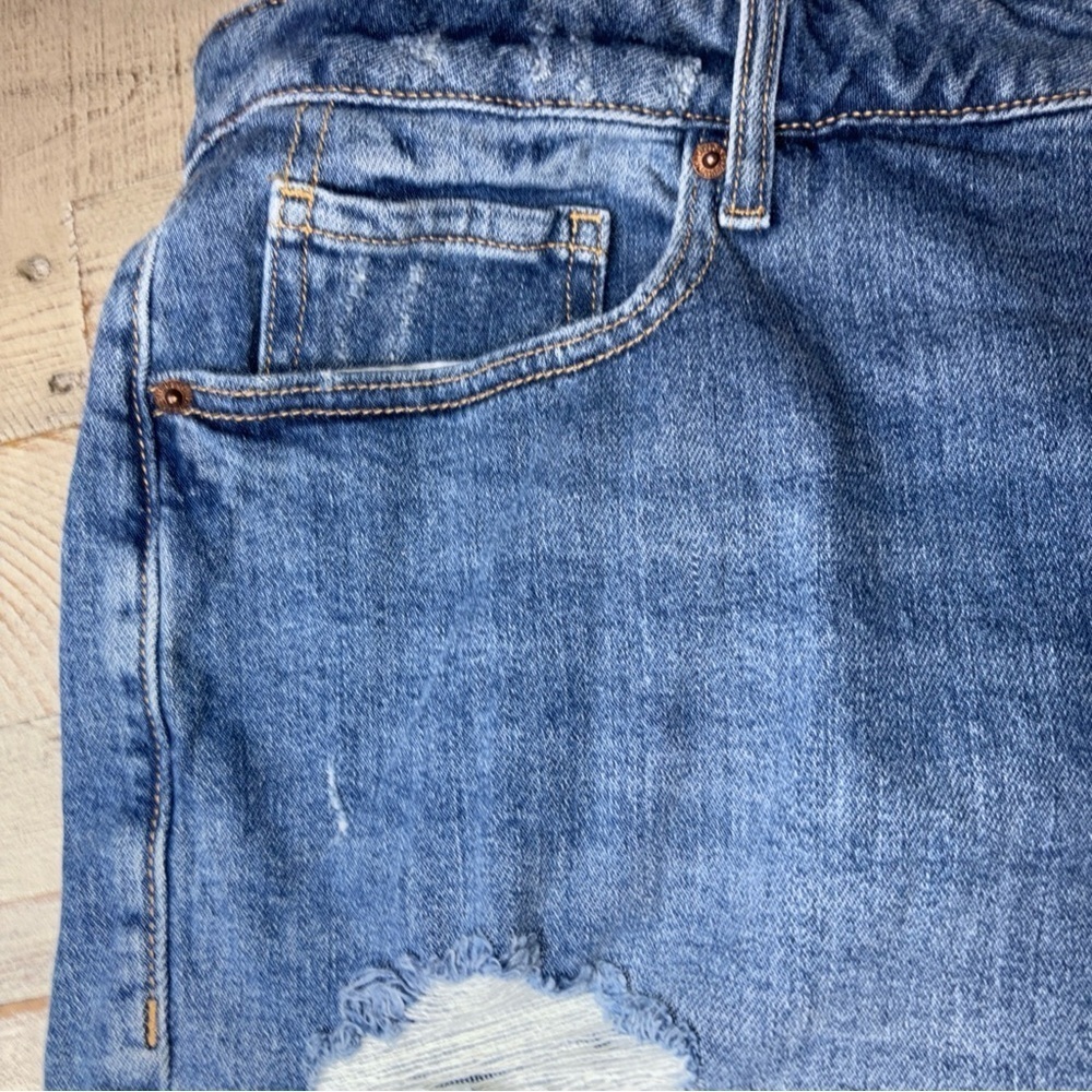 Old Navy Women's Size 26 Denim Shorts O.G. Straight Blue Regular Distressed - Picture 7 of 16